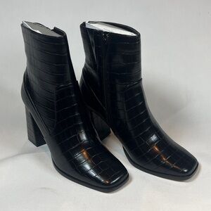 Lisa Vicky Craze Faux Leather Croc Embossed Square Toe Ankle Boot Black 7.5 NIB
